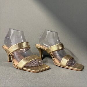 VINCE CAMUTO Women's Aslee Square Toe Dress Sandal Heeled in Gold Size 8